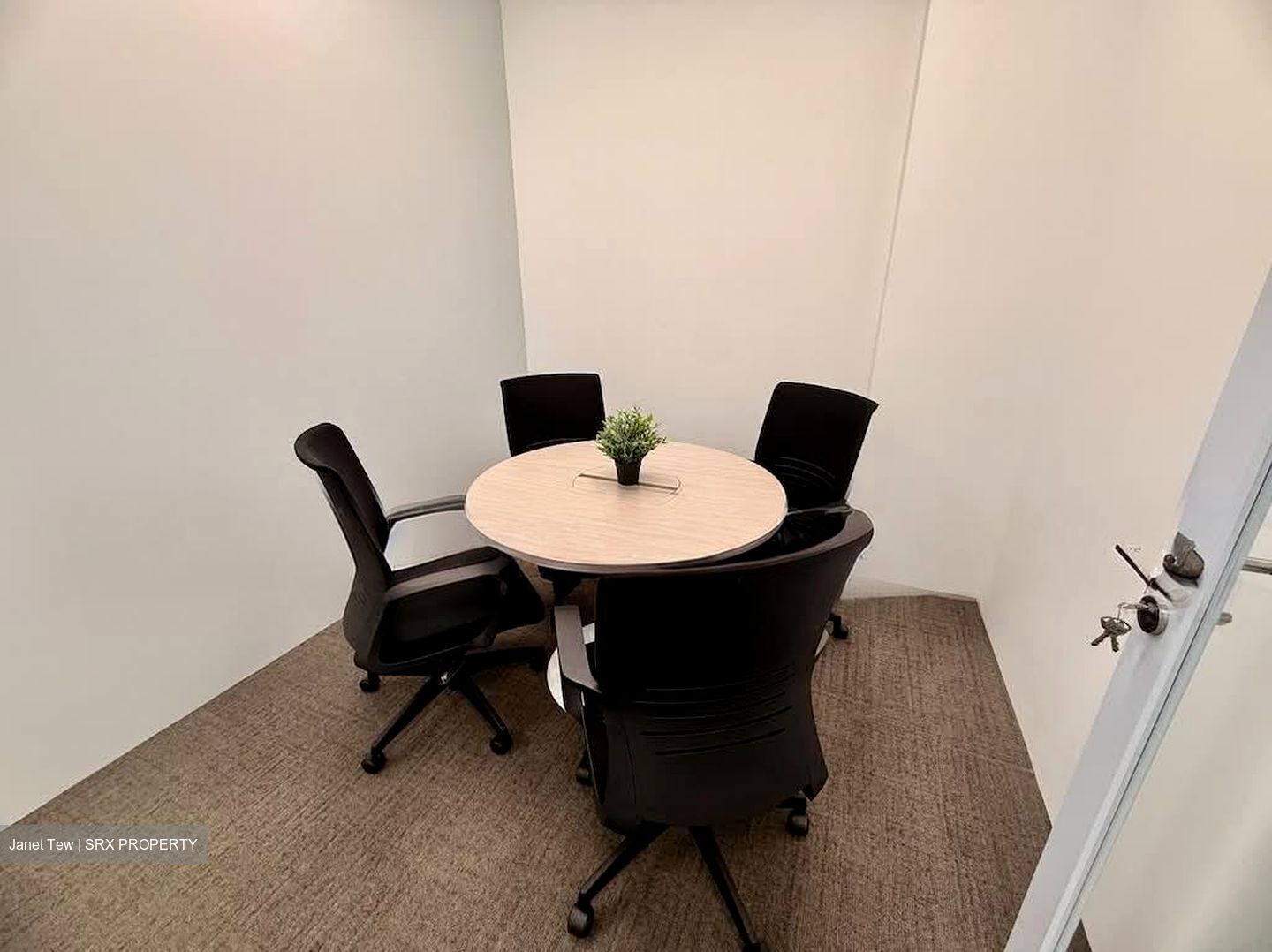 Kings Centre (D3), Office #528901581